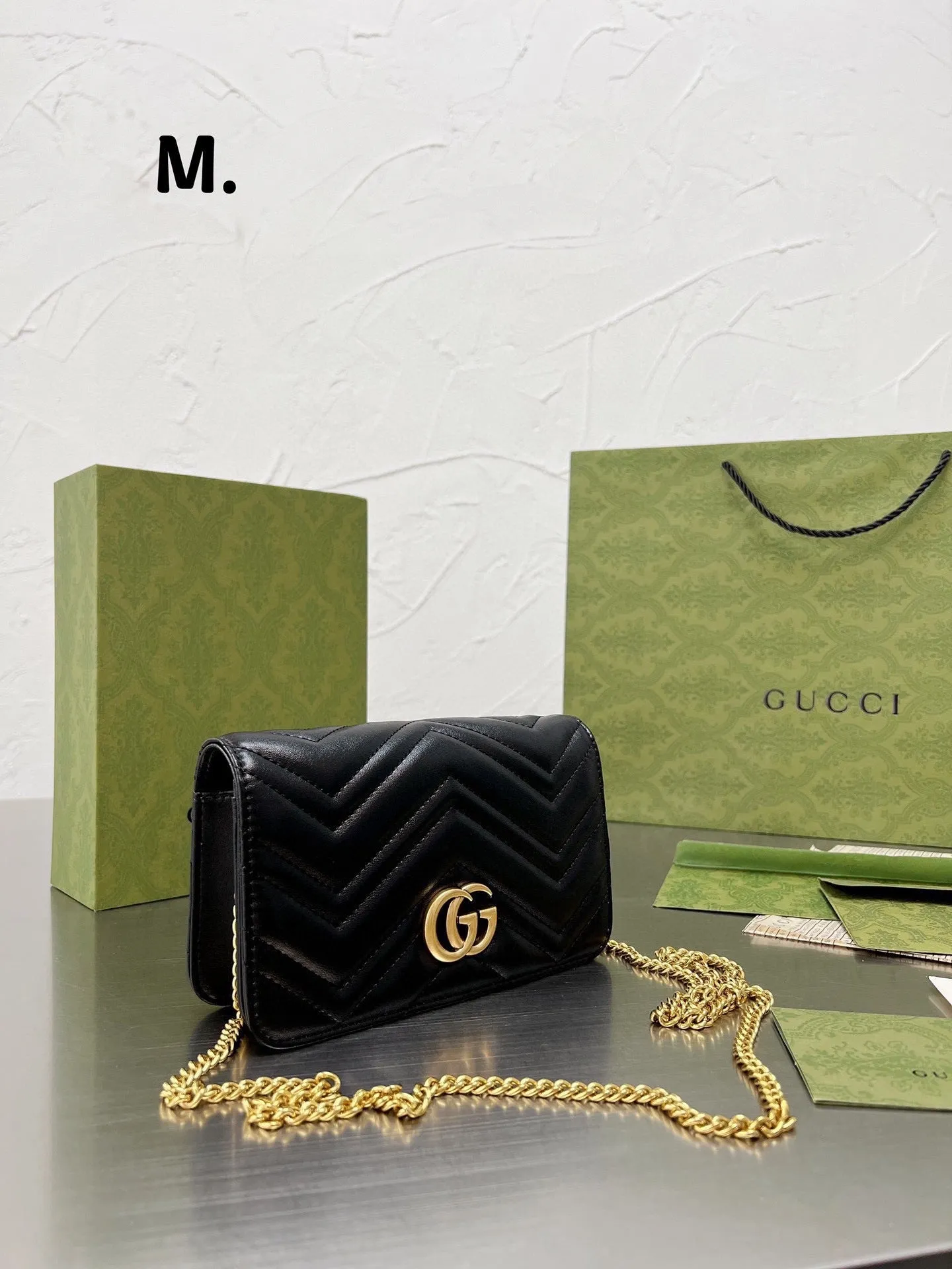 GC557 GG Marmont Chain Wallet / 7.1x4.3x1.5inch