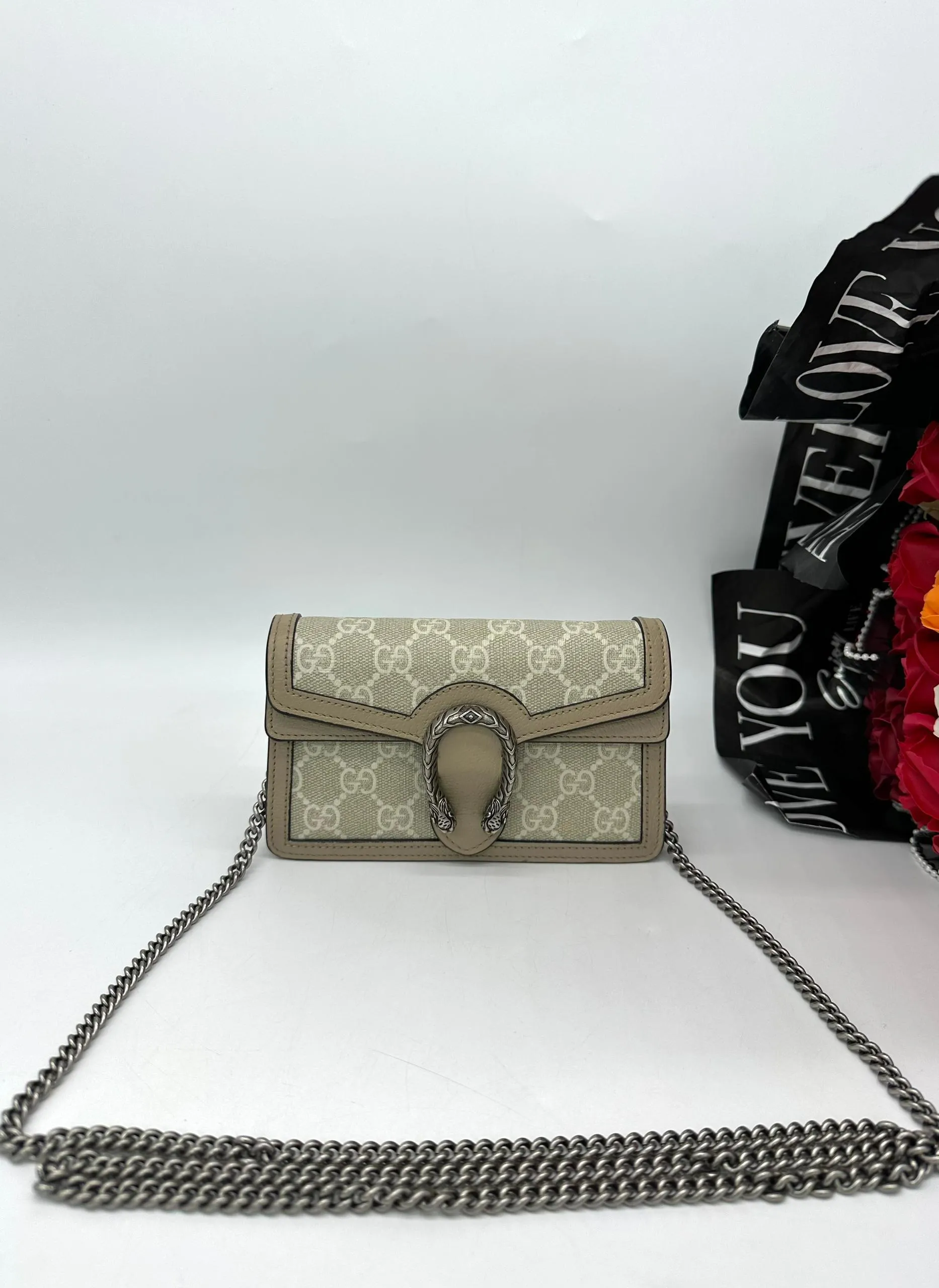 GUCCI Beige & White Dionysus Super Mini Crossbody Chain On Wallet