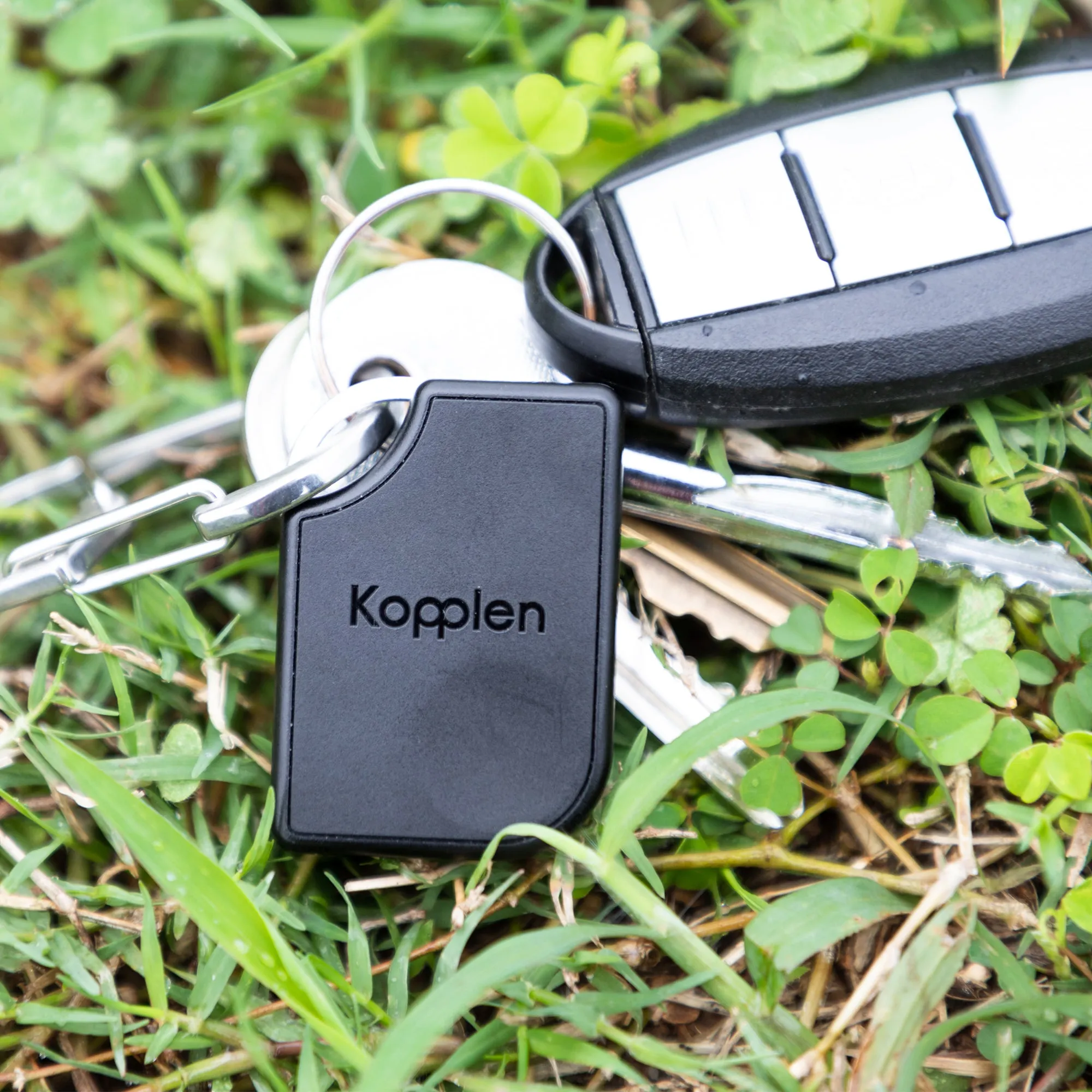 OmniTag Essentials Locator Tag | Bluetooth & GPS Tracker