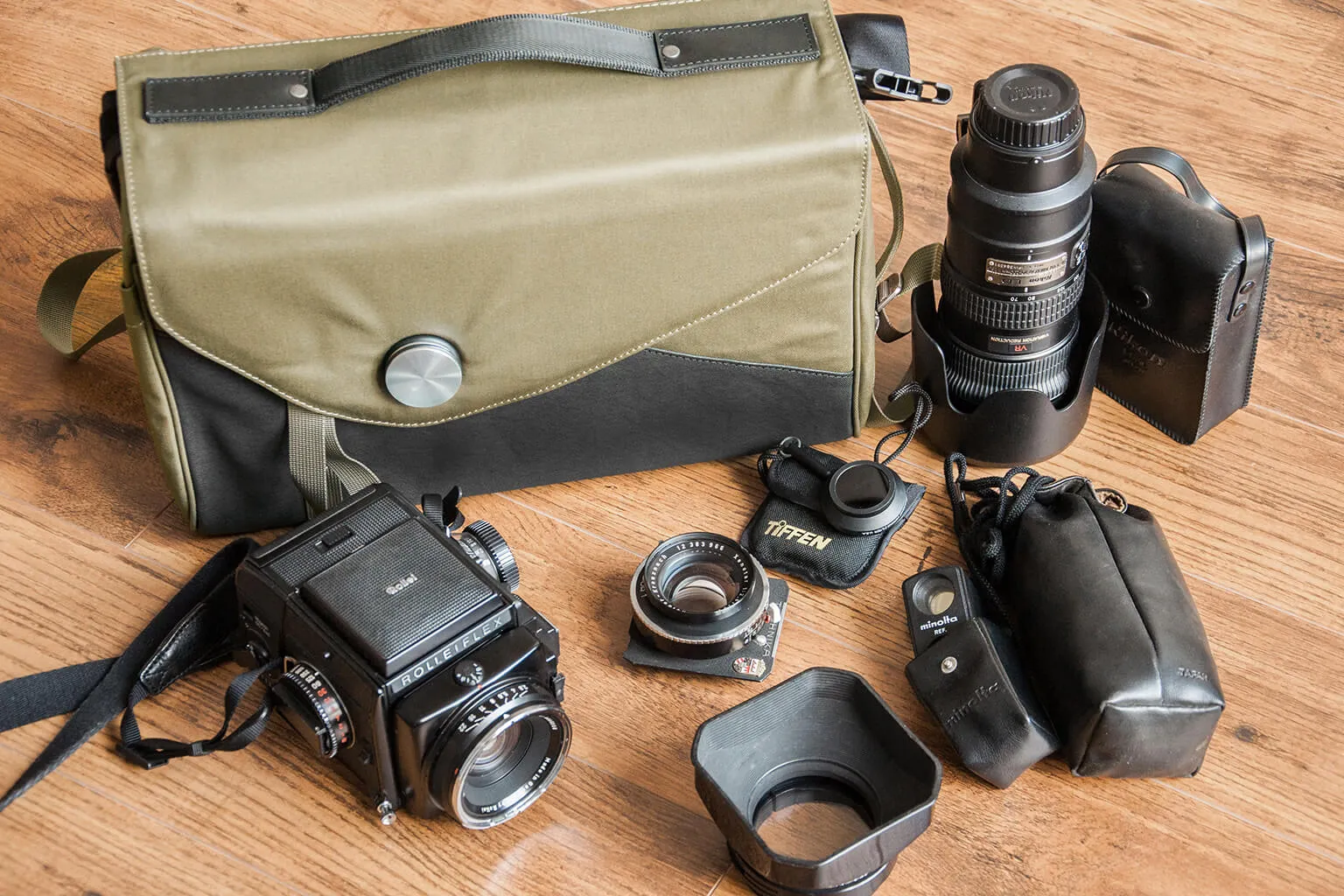 PHOTOGRAPHER MESSENGER - forest